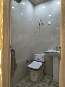 Common Bathroom Image of 1100 Sq.ft 2 BHK Builder Floor for sale in Indirapuram Ghaziabad for Rs. 5650000