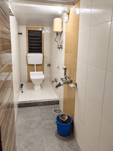 Bathroom Image of 1100 Sq.ft 3 BHK Apartment / Flat for rent in Dadar East Mumbai for Rs. 70000