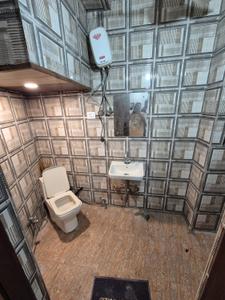 Image of 350 Sq.ft 1 RK Builder Floor for rent in Ramesh Nagar, New Delhi for Rs. 20000