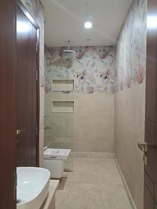 Common Bathroom Image of 2250 Sq.ft 4 BHK Builder Floor for sale in Paschim Vihar New Delhi for Rs. 46000000