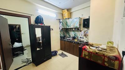 Kitchen Image of 450 Sq.ft 1 BHK Apartment / Flat for rent in Phi IV Greater Noida for Rs. 15000