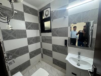 Bathroom Image of 475 Sq.ft 1 BHK Apartment / Flat for rent in Rajpur Khurd Extension New Delhi for Rs. 17000
