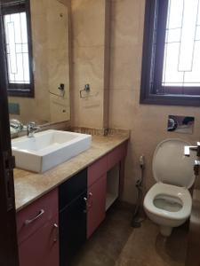 Bathroom Image of 2000 Sq.ft 3 BHK Builder Floor for rent in Gulmohar Park New Delhi for Rs. 85000