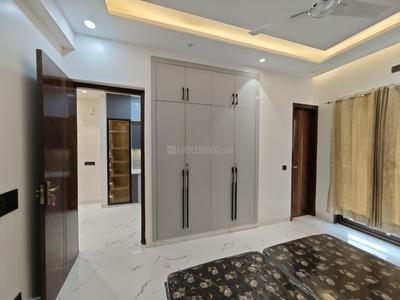Bedroom Image of 700 Sq.ft 1 BHK Builder Floor for rent in Sector 122 Noida for Rs. 27000