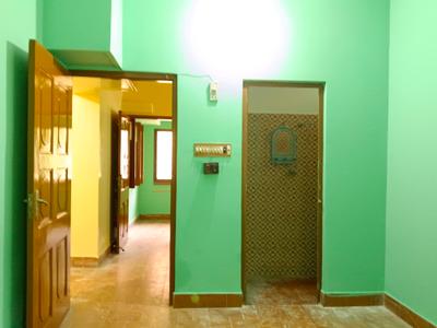Bedroom Image of 1000 Sq.ft 3 BHK Independent House for rent in Paschim Putiary Kolkata for Rs. 15000