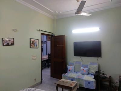 Bedroom Image of 1800 Sq.ft 3 BHK Builder Floor for sale in Tri Nagar New Delhi for Rs. 18000000