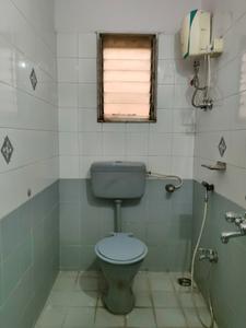 Common Bathroom Image of 710 Sq.ft 1.5 BHK Apartment / Flat for sale in Rosa Gardenia, Kasarvadavali Thane for Rs. 7500000