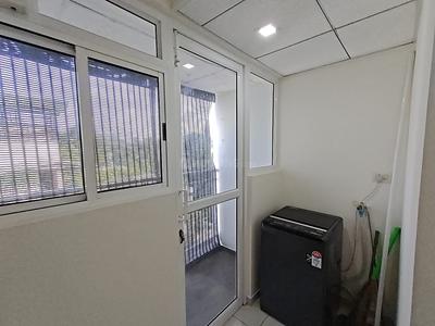 Bedroom Image of 1300 Sq.ft 2 BHK Apartment / Flat for rent in Maradu Kochi for Rs. 40000