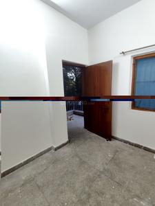 Balcony Image of 350 Sq.ft 1 BHK Independent House for rent in Sector 52 Noida for Rs. 20000