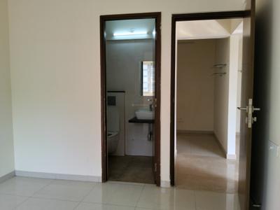 Bedroom Image of 650 Sq.ft 2 BHK Apartment / Flat for sale in Omkar Signet, Malad East Mumbai for Rs. 15000000