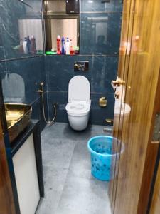 Bathroom Image of 750 Sq.ft 2 BHK Apartment / Flat for sale in DLH Imur, Andheri West Mumbai for Rs. 27500000