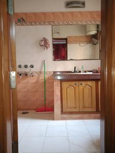 Kitchen Image of 2700 Sq.ft 3 BHK Builder Floor for rent in Sector 41 Noida for Rs. 37000