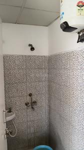 Bathroom Image of 600 Sq.ft 1 BHK Apartment / Flat for sale in Breez Global Heights, Sector 33 Sohna for Rs. 3525000