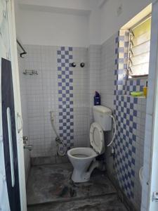 Bathroom Image of 900 Sq.ft 3 BHK Apartment / Flat for sale in Mukundapur Kolkata for Rs. 3500000
