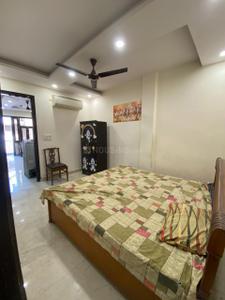 Bedroom Image of 450 Sq.ft 1 BHK Builder Floor for rent in Ramesh Nagar New Delhi for Rs. 24000
