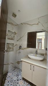 Bathroom Image of 1350 Sq.ft 3 BHK Builder Floor for sale in Freedom Fighters Enclave New Delhi for Rs. 9500000