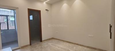 Bedroom Image of 1800 Sq.ft 3 BHK Builder Floor for rent in Pitampura New Delhi for Rs. 63000