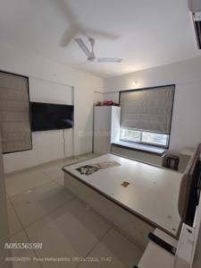 Bedroom Image of 1300 Sq.ft 2 BHK Apartment / Flat for rent in D And T Rajkamal Park Co Op Housing Society Ltd, Aundh Pune for Rs. 45000