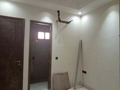 Bedroom Image of 900 Sq.ft 3 BHK Builder Floor for sale in Paschim Vihar New Delhi for Rs. 21000000