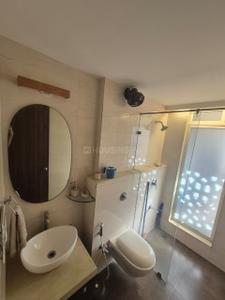 Bathroom Image of 1400 Sq.ft 2 BHK Apartment / Flat for rent in Sabari Shobha, Chembur Mumbai for Rs. 150000