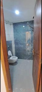 Bathroom Image of 1000 Sq.ft 3 BHK Builder Floor for rent in Vikaspuri New Delhi for Rs. 40000
