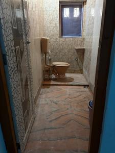 Bathroom Image of 600 Sq.ft 2 BHK Builder Floor for rent in Lake Town Kolkata for Rs. 12000
