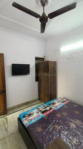 Bedroom Image of 900 Sq.ft 2 BHK Builder Floor for rent in Tagore Garden Extension New Delhi for Rs. 30000