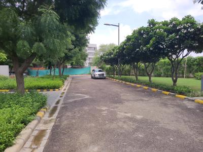 Image of 600 Sq.ft Residential Plot / Land for sale in DLF Alameda, Sector 73, Gurgaon for Rs. 180000000