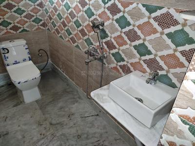 Bathroom Image of 1100 Sq.ft 3 BHK Independent House for rent in Baksara Howrah for Rs. 8000