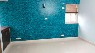 Bedroom Image of 1200 Sq.ft 2 BHK Apartment / Flat for rent in Batla Apartments, Patparganj New Delhi for Rs. 37000