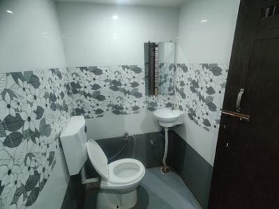 Bathroom Image of 500 Sq.ft 2 BHK Builder Floor for rent in Thapak Bagh Jhansi for Rs. 6000