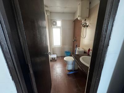 Bathroom Image of 1250 Sq.ft 2 BHK Apartment / Flat for sale in Mahagun Moderne, Sector 78 Noida for Rs. 17500000