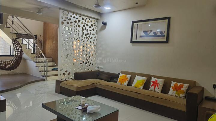 Kapadia Chal Main Image 1