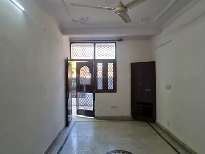 Living Room Image of 1300 Sq.ft 3 BHK Apartment / Flat for rent in Janakpuri New Delhi for Rs. 40000