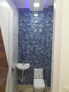 Bathroom Image of 700 Sq.ft 3 BHK Builder Floor for sale in Sector 7 Rohini New Delhi for Rs. 14000000