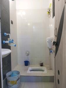 Common Bathroom Image of 450 Sq.ft 1 BHK Apartment / Flat for sale in Jai Maneet Apartment, Shalimar Garden Ghaziabad for Rs. 2800000