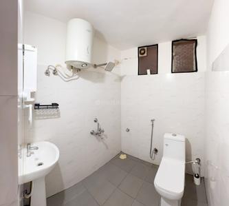 Bathroom Image of 1200 Sq.ft 3 BHK Apartment / Flat for rent in Halasuru Bengaluru for Rs. 75000