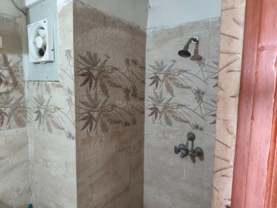 Bathroom Image of 435 Sq.ft 1 RK Studio for rent in Paramount Golfforeste Oak &amp; Pine, Surajpur Greater Noida for Rs. 17500