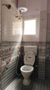 Bathroom Image of 540 Sq.ft 1 BHK Apartment / Flat for rent in Halasuru Bengaluru for Rs. 15000