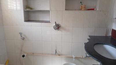 Bathroom Image of 650 Sq.ft 2 BHK Builder Floor for rent in Indira Nagar Bengaluru for Rs. 35000