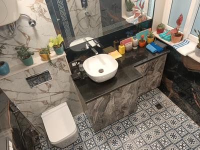 Bathroom Image of 1250 Sq.ft 2 BHK Builder Floor for rent in Indirapuram Ghaziabad for Rs. 19000