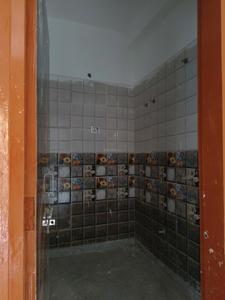 Common Bathroom Image of 750 Sq.ft 2 BHK Builder Floor for sale in DLF Ankur Vihar Ghaziabad for Rs. 2440522