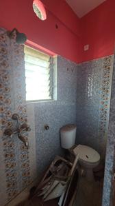 Bathroom Image of 915 Sq.ft 2 BHK Apartment / Flat for sale in Tangra Kolkata for Rs. 5000000