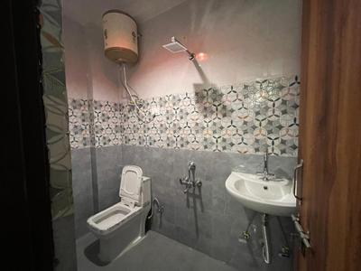 Image of 841 Sq.ft 2 BHK Builder Floor for rent in Saket, New Delhi for Rs. 18500