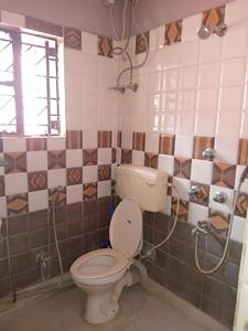Bathroom Image of 750 Sq.ft 2 BHK Apartment / Flat for sale in Jadavpur Kolkata for Rs. 4600000