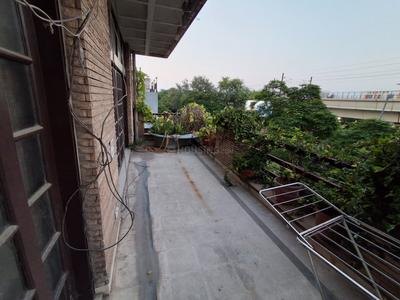 Balcony Image of 500 Sq.ft 1 RK Independent House for rent in BHEL Township, Sector 17 Noida for Rs. 17000