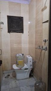 Bathroom Image of 570 Sq.ft 1 BHK Builder Floor for rent in Subhash Nagar New Delhi for Rs. 15000