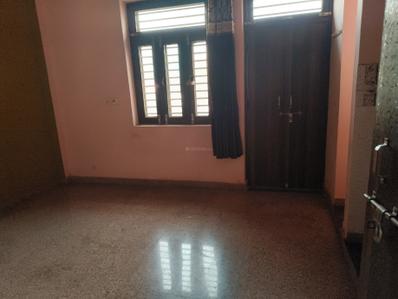 Bedroom Image of 1500 Sq.ft 8 BHK Independent House for rent in Trans Yamuna Colony Phase 2 Agra for Rs. 40000