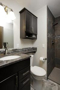 Bathroom Image of 1750 Sq.ft 3 BHK Apartment / Flat for sale in Juhu Mumbai for Rs. 67726400