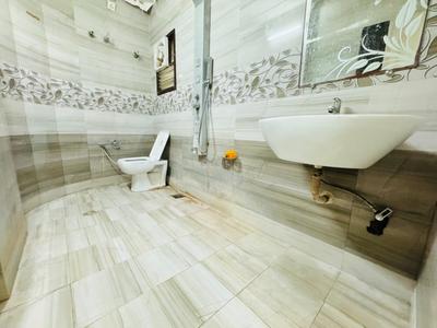Bathroom Image of 896 Sq.ft 1 RK Apartment / Flat for rent in  Bageshree, Satellite Ahmedabad for Rs. 25000